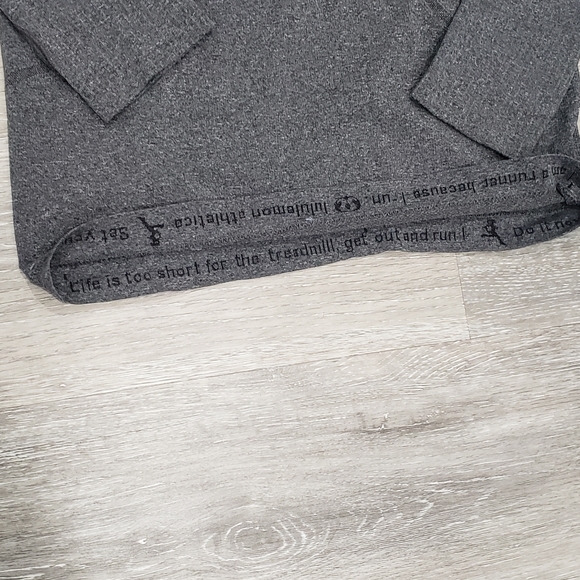 Lululemon Run Swiftly Tech 1/2 Zip First Release Heathered Black - Picture 11 of 15